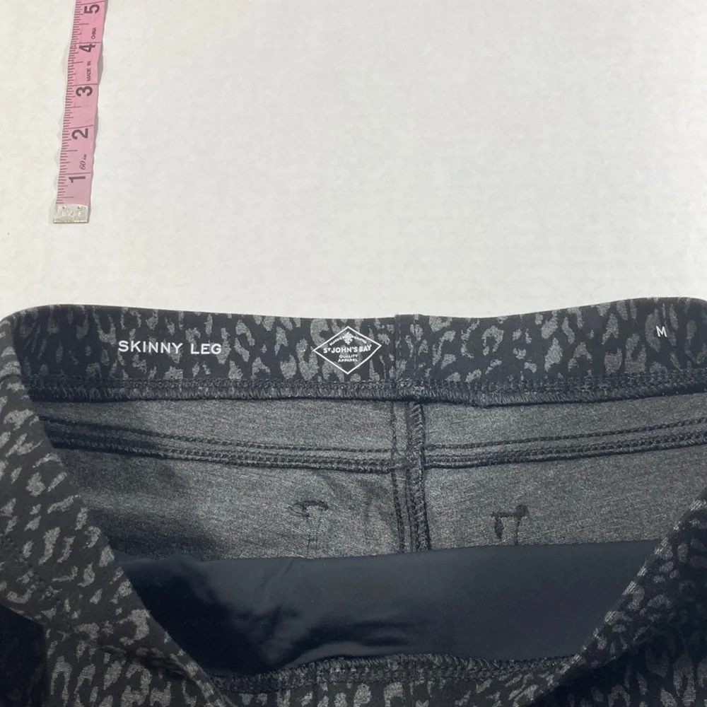 ✨ St. John’s Bay Animal Print Pull-On Pants ✨ - Picture 11 of 15